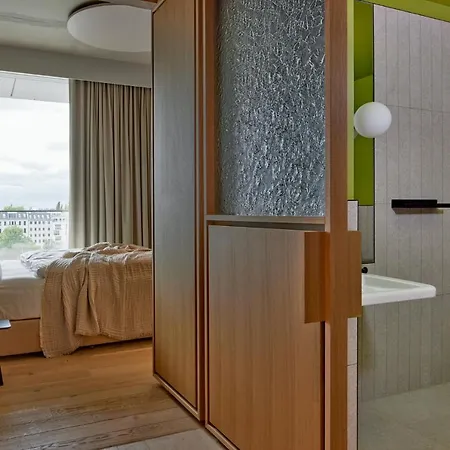 Locke At East Side Gallery Berlin