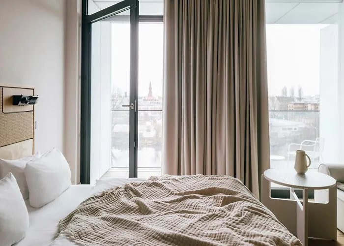 Locke At East Side Gallery