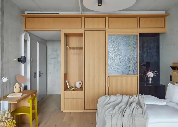 Locke At East Side Gallery