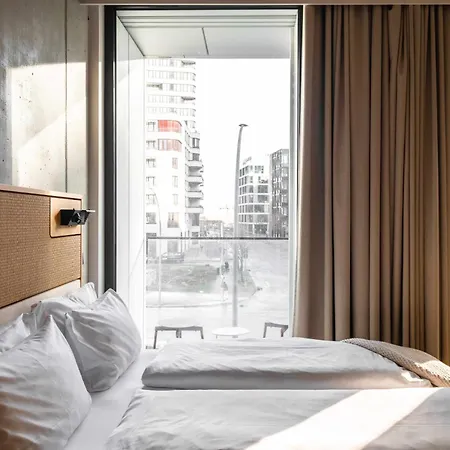 Hotel Locke At East Side Gallery 4*