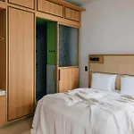 Hotel Locke At East Side Gallery 4*