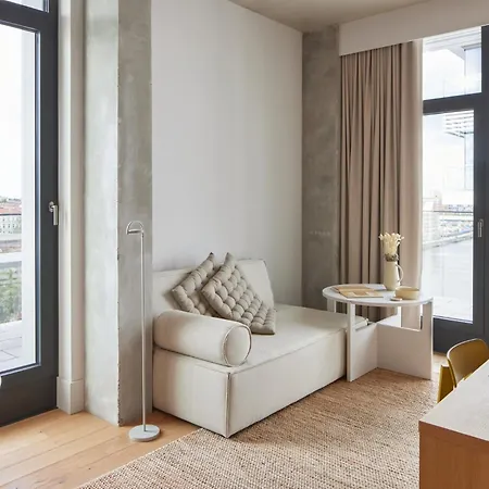 Hotel Locke At East Side Gallery 4*