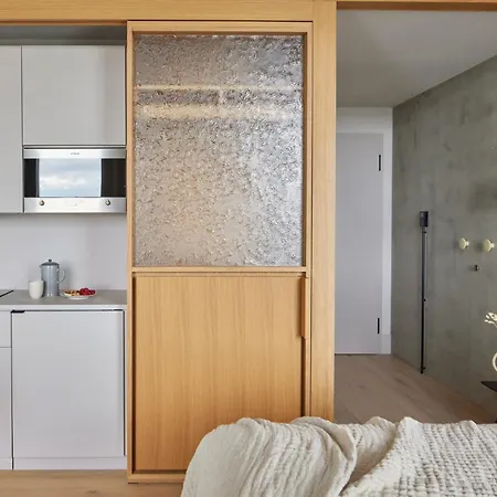 Locke At East Side Gallery Berlin