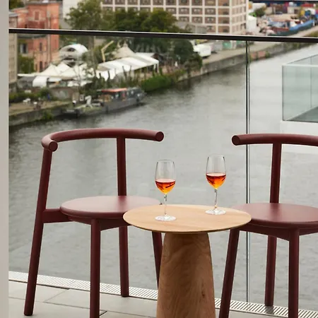 Locke At East Side Gallery Hotel