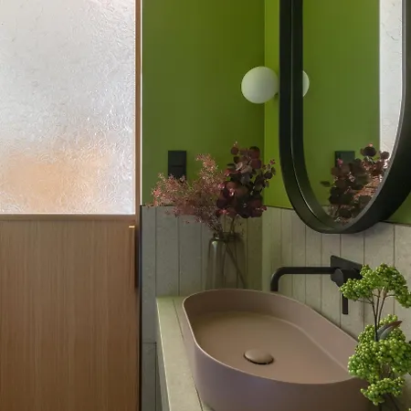 Locke At East Side Gallery Hotel 4*