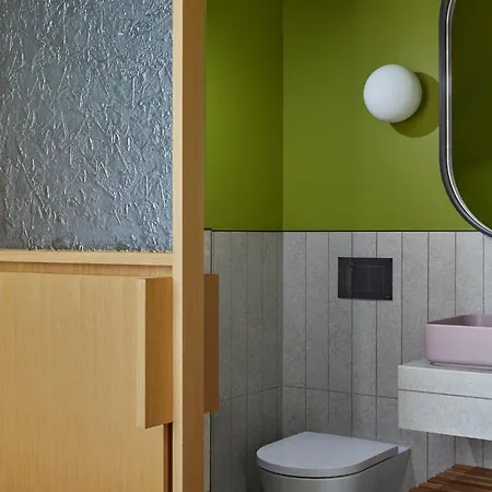 Hotel Locke At East Side Gallery 4*