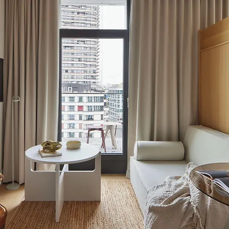 Locke At East Side Gallery Hotel 4*