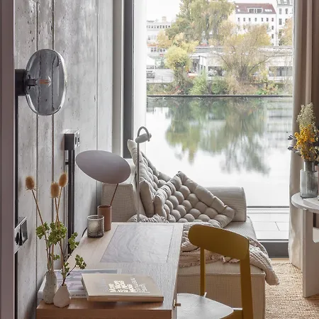 Locke At East Side Gallery Hotel 4*