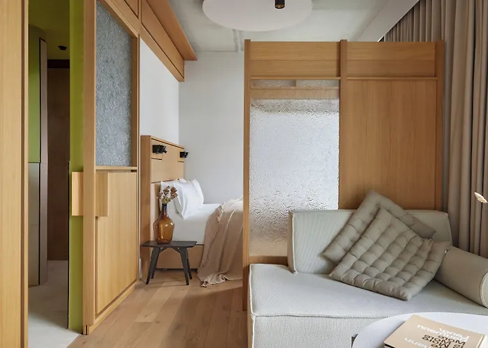 호텔 Locke At East Side Gallery