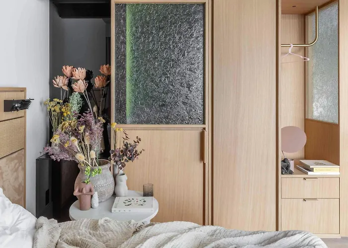 Locke At East Side Gallery Hotel 4*