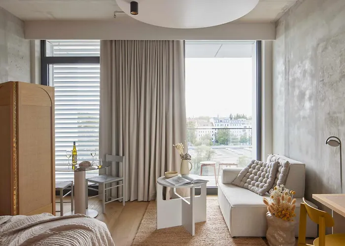 Hotel Locke At East Side Gallery 4*