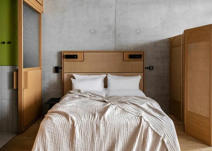 Locke At East Side Gallery מלון