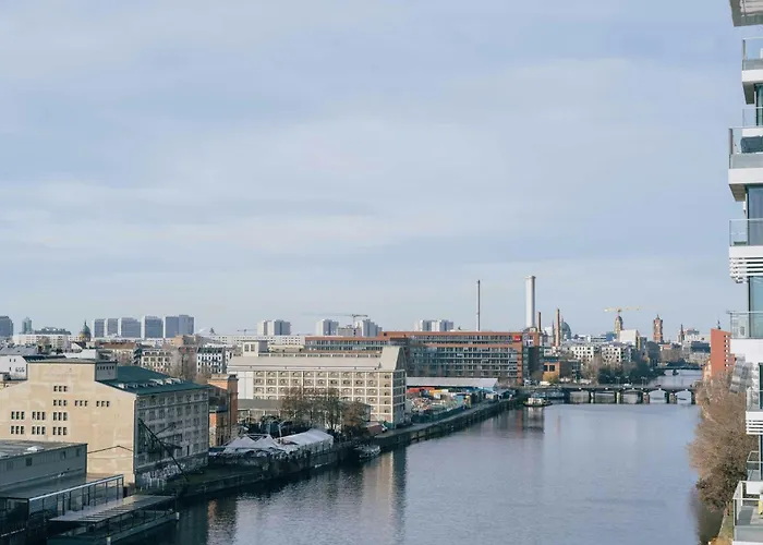 Locke At East Side Gallery Hotel 4*