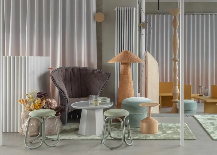 Locke At East Side Gallery 4*