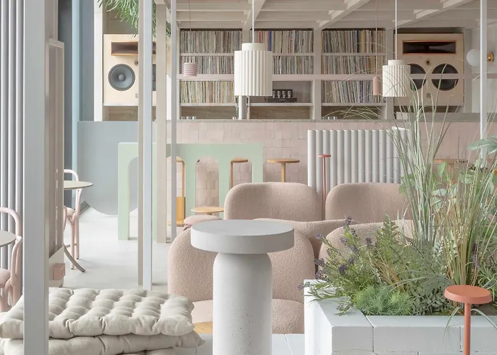 Locke At East Side Gallery מלון