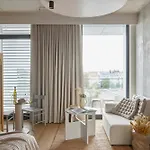 Locke At East Side Gallery Hotel 4*