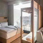 Otel Locke At East Side Gallery Berlin