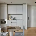 Locke At East Side Gallery Berlin