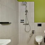 Locke At East Side Gallery 4* Berlin