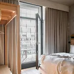 Locke At East Side Gallery 4*