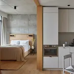 Otel Locke At East Side Gallery