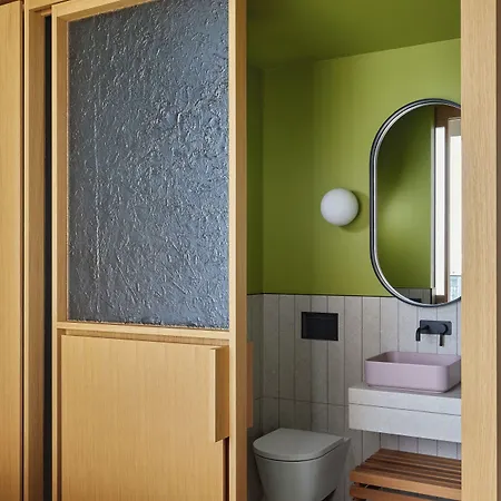 Locke At East Side Gallery 4*