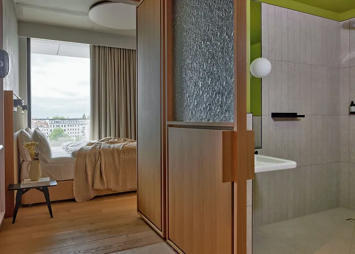 Locke At East Side Gallery Hotel 4*