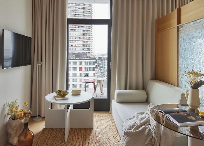 Locke At East Side Gallery Hotel 4*