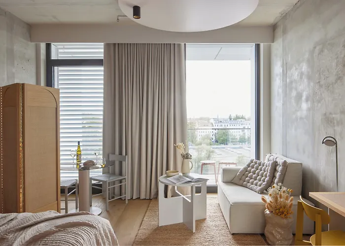 Hotel Locke At East Side Gallery 4*