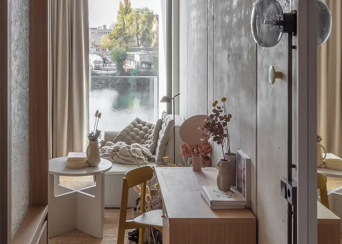 Hotel Locke At East Side Gallery Berlino