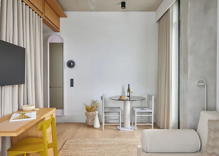 Locke At East Side Gallery