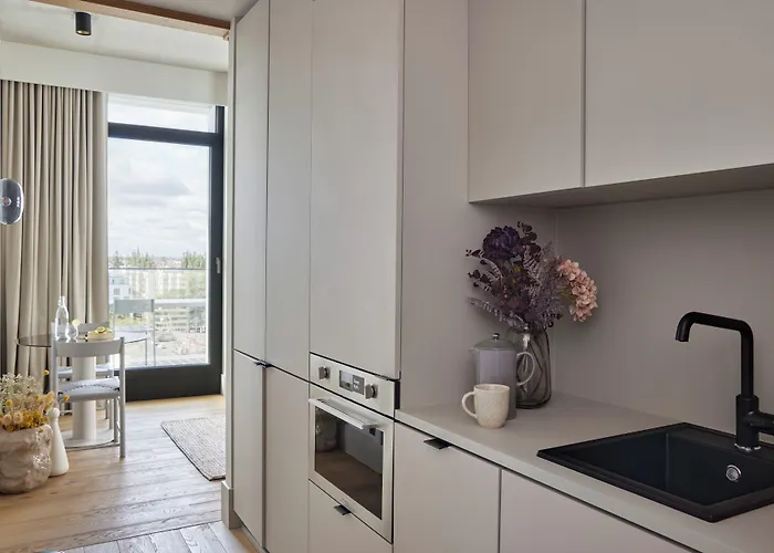 Locke At East Side Gallery Berlin