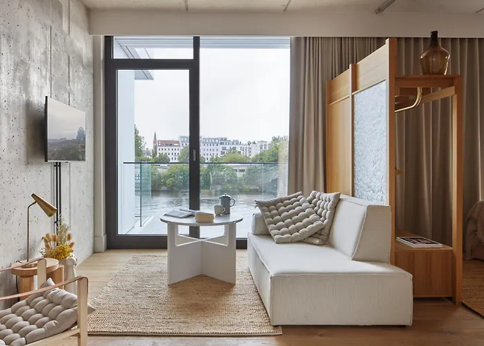 Hotel Locke At East Side Gallery Berlino